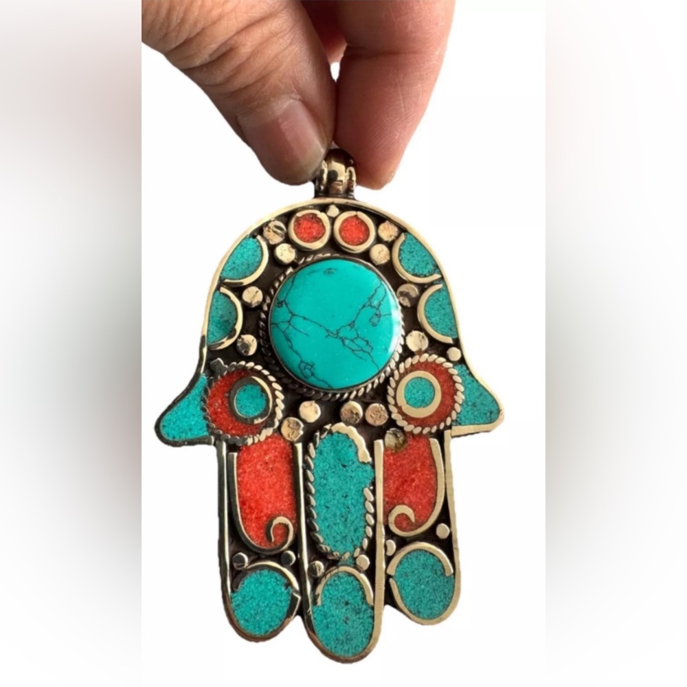 Vintage Style Handcrafted Hamsa Pendant inlay Turquoise Stone Set In Silver 50gm